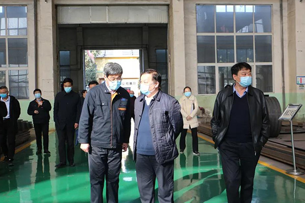 新鄉(xiāng)市副市長祁文華帶隊到新鄉(xiāng)長城調(diào)研指導企業(yè)復工復產(chǎn)工作