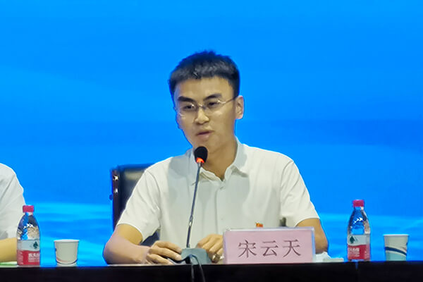 孟莊鎮(zhèn)黨委副書(shū)記、鎮(zhèn)長(zhǎng)宋云天