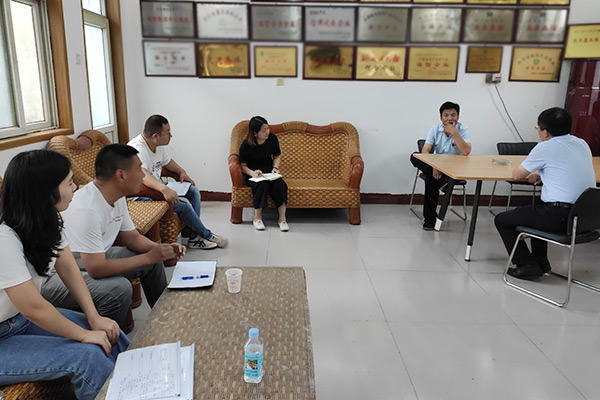 長(zhǎng)城萬(wàn)里行團(tuán)隊(duì)就積極與客戶進(jìn)行面對(duì)面交流 長(zhǎng)城萬(wàn)里行團(tuán)隊(duì)就積極與客戶進(jìn)行面對(duì)面交流