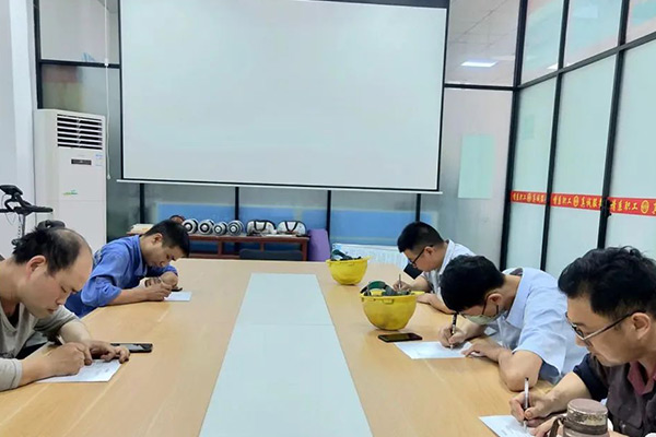 長(zhǎng)城機(jī)械“師帶徒”結(jié)業(yè)考試 長(zhǎng)城機(jī)械“師帶徒”結(jié)業(yè)考試