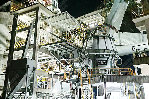 云南年產(chǎn)30萬(wàn)噸礦粉線項(xiàng)目安裝調(diào)試現(xiàn)場(chǎng) 云南年產(chǎn)30萬(wàn)噸礦粉線項(xiàng)目安裝調(diào)試現(xiàn)場(chǎng)