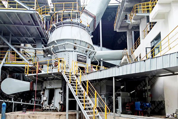 云南年產(chǎn)30萬(wàn)噸礦粉線項(xiàng)目安裝調(diào)試現(xiàn)場(chǎng) 云南年產(chǎn)30萬(wàn)噸礦粉線項(xiàng)目安裝調(diào)試現(xiàn)場(chǎng)