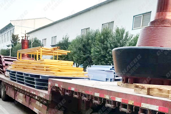 湖北年產(chǎn)60萬噸鋼渣線搖臂、磨輥等發(fā)貨